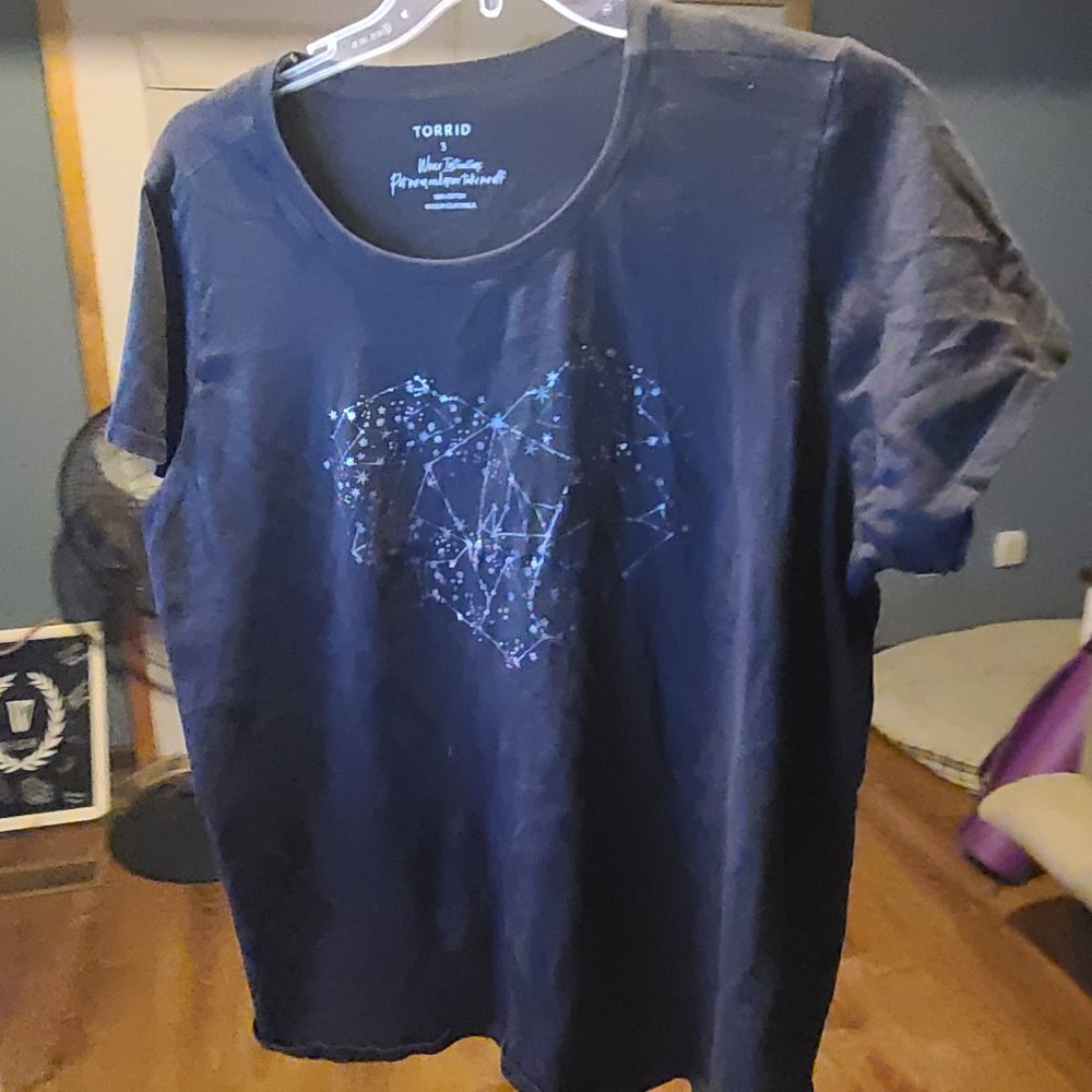Torrid size 3 t shirt